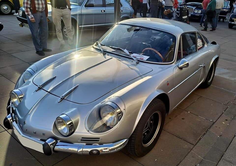 LOS COCHES DE NUESTROS SOCIOS Adrián Garín y su Renault Alpine A110 de 1969